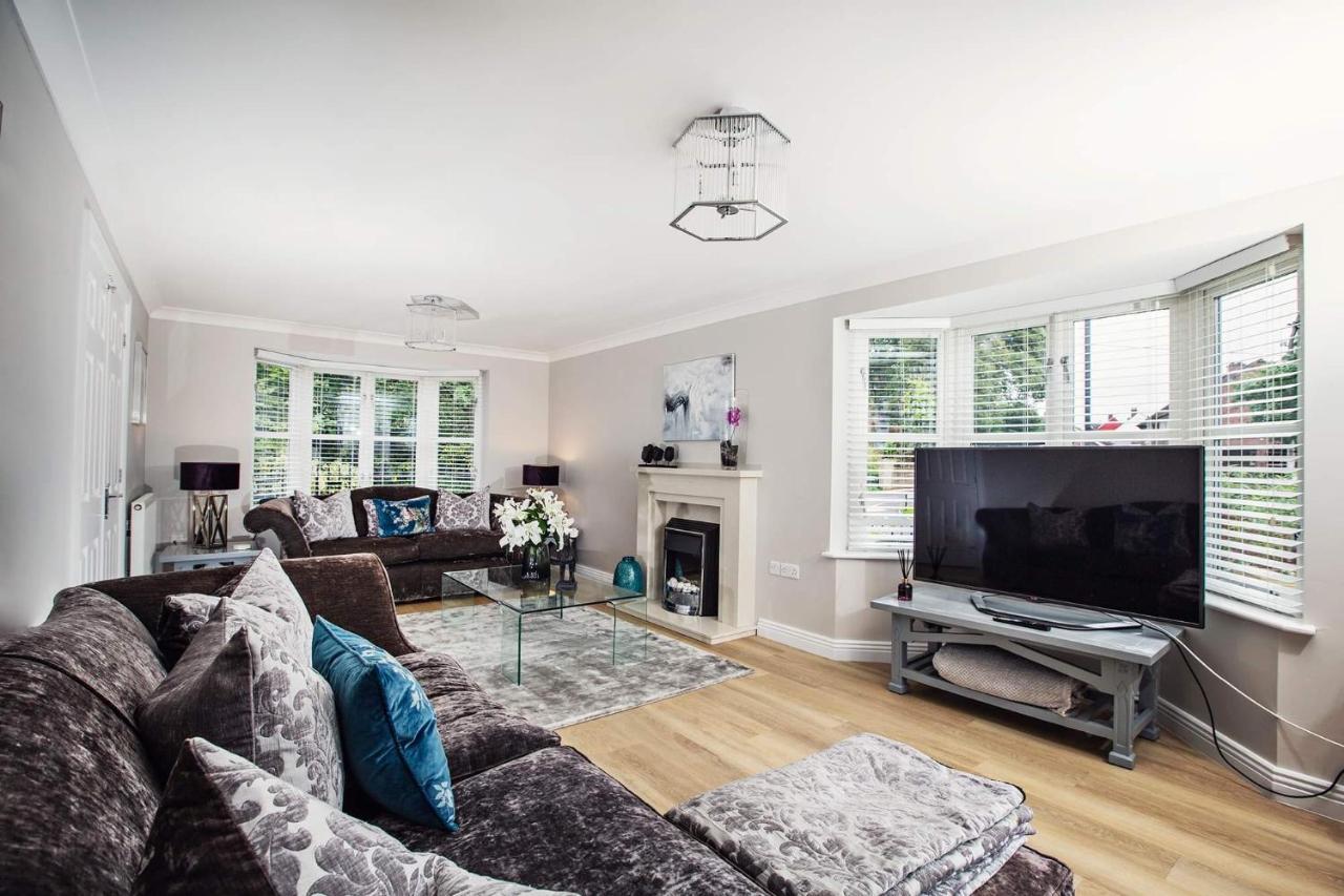 Beautiful 4-Bed Home, Hot Tub & Stunning Views - Abergavenny Exterior foto